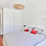 Family Apartment In 15Th