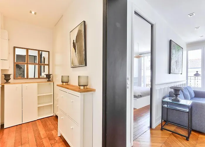 Family Apartment In 15Th
